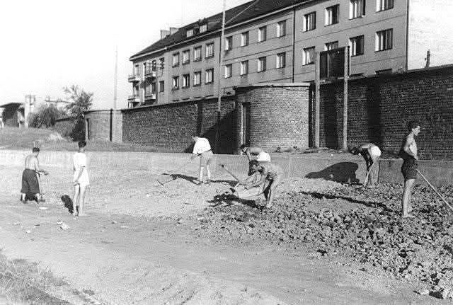 Biciklistička staza 'BK Zagreb' u Kranjčevićevojm 1955. godine, radovi